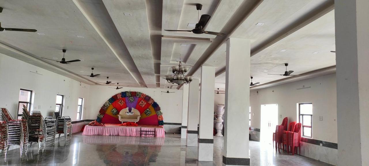 Sadabad Hotel Yoran Inn & Restaurant By Wb Inn المظهر الخارجي الصورة