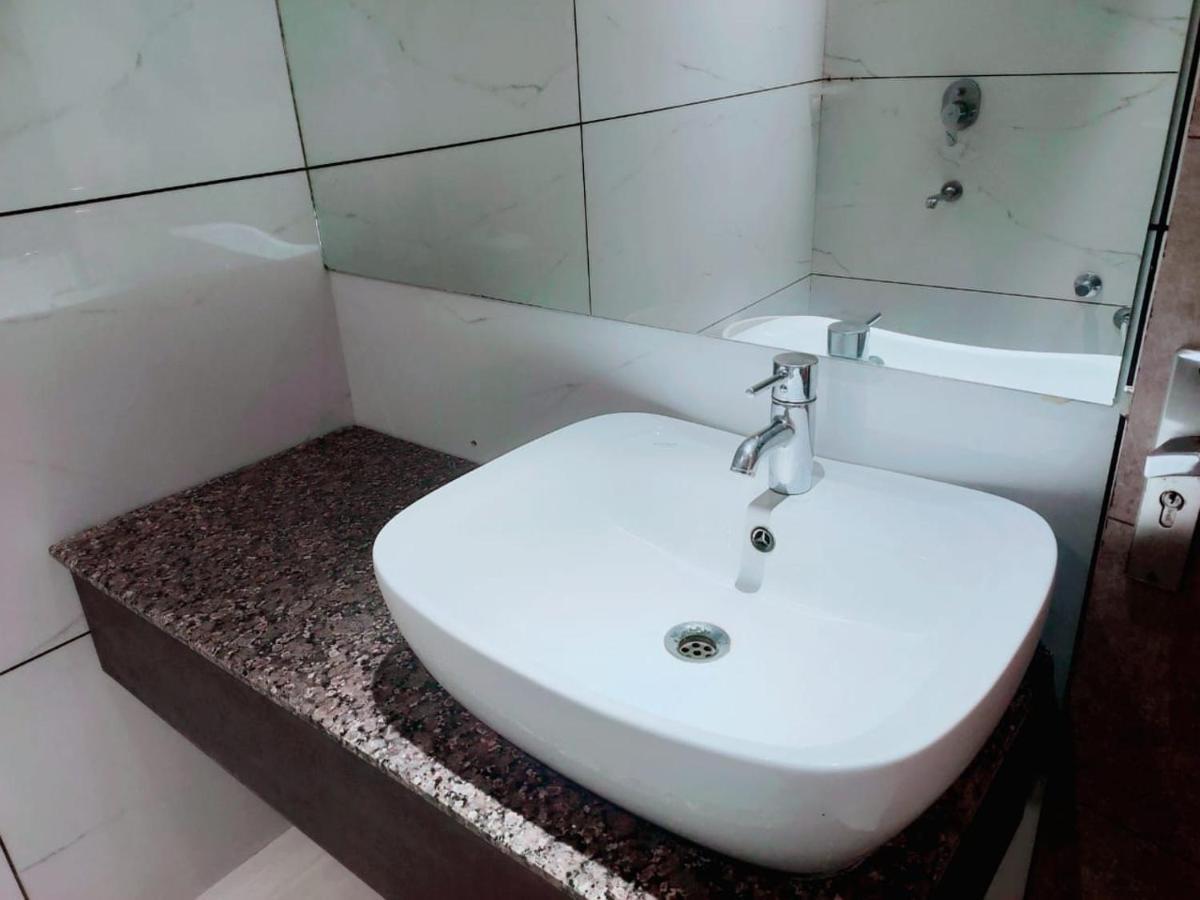 Sadabad Hotel Yoran Inn & Restaurant By Wb Inn المظهر الخارجي الصورة