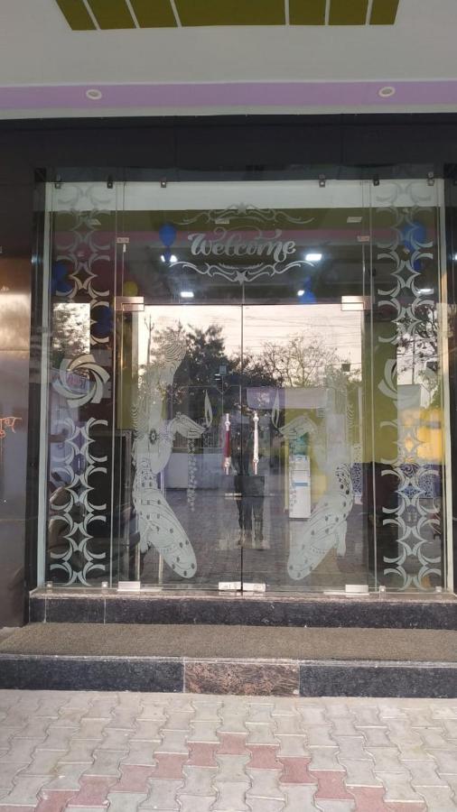 Sadabad Hotel Yoran Inn & Restaurant By Wb Inn المظهر الخارجي الصورة